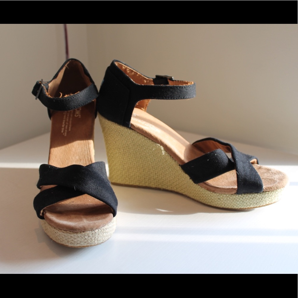 TOMS Black Wedge